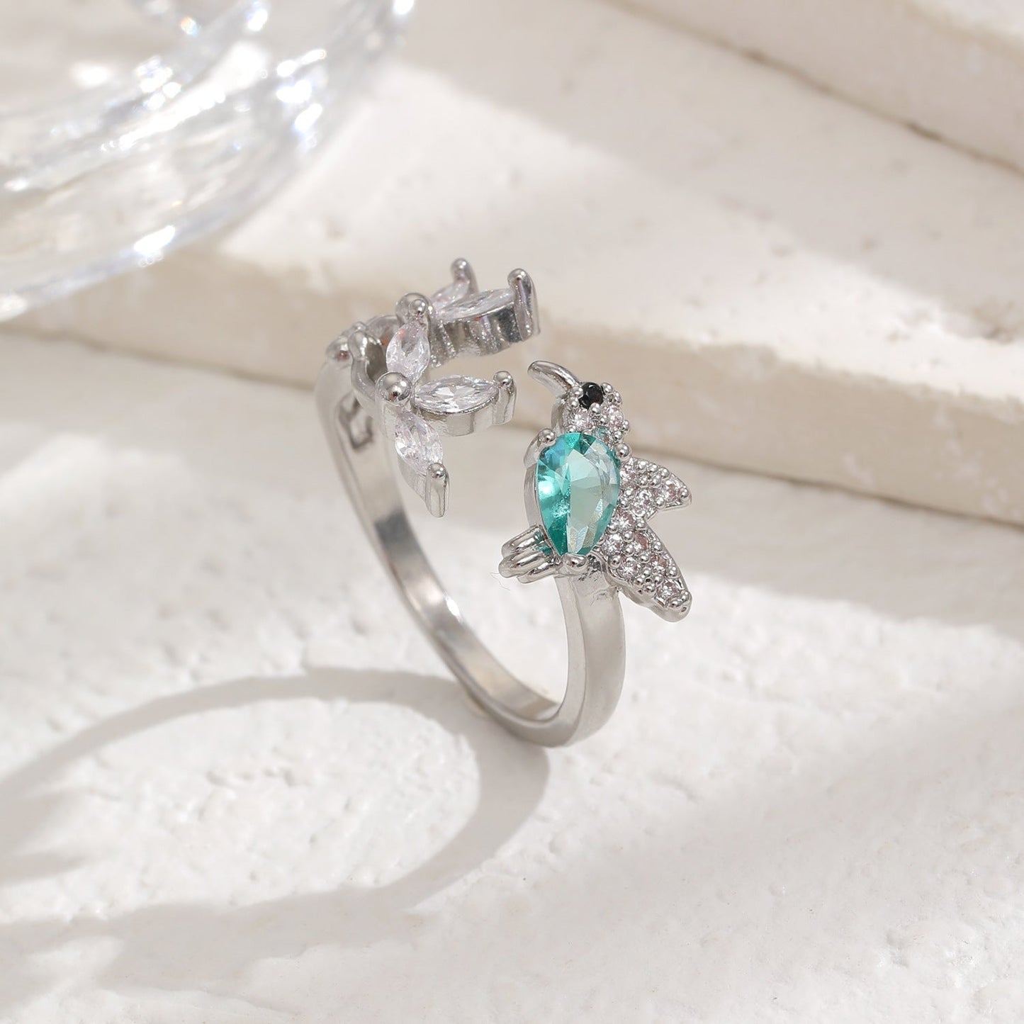 Light-luxury Copper Ring With Zircon Bird Inlay