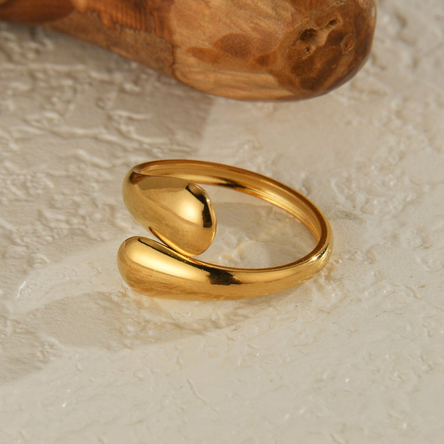 INS European And American Minimalist 18K Stainless Steel Water-drop-shaped Interlocking Open-ring